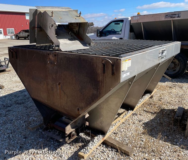 image for item MA9937 Salt Dogg  spreader