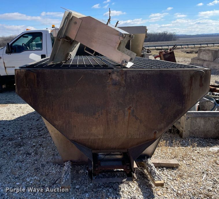 image for item MA9937 Salt Dogg  spreader