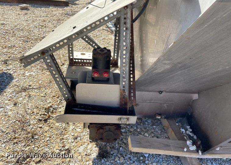 image for item MA9937 Salt Dogg  spreader