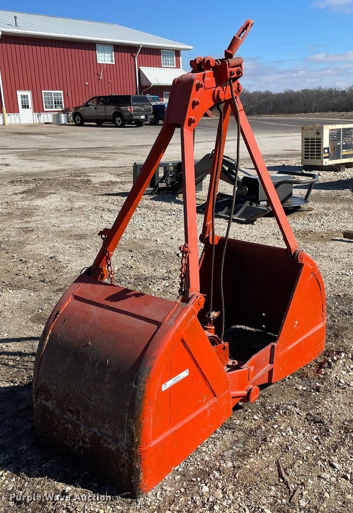 image for item MA9938 24" W clamshell bucket