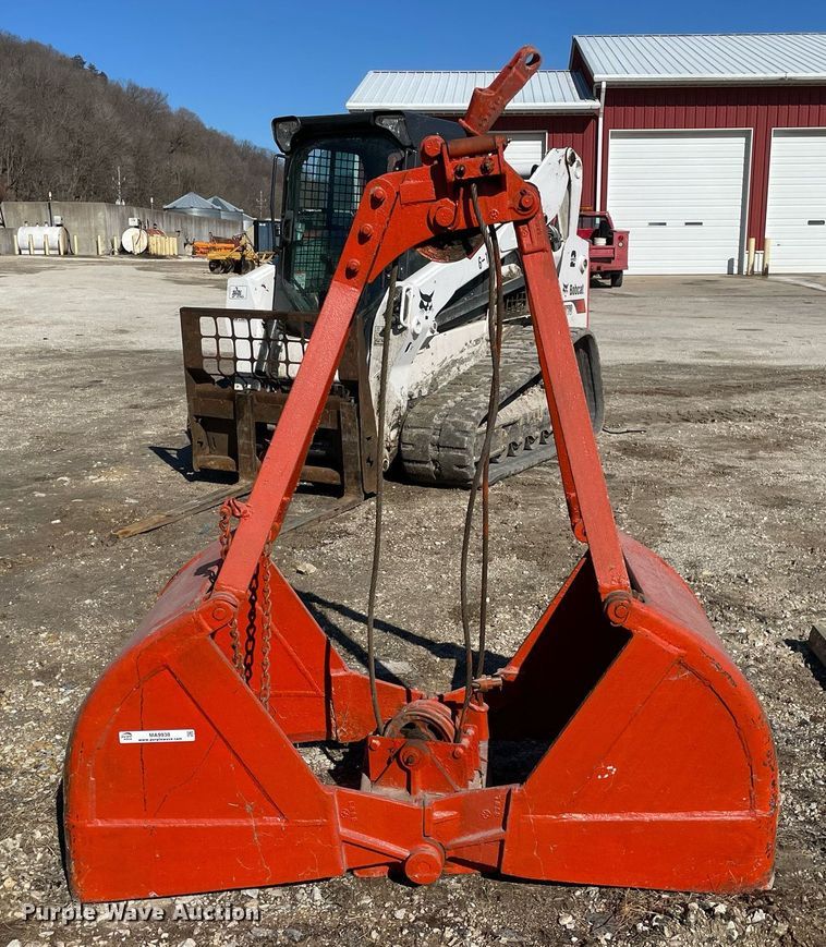 image for item MA9938 24" W clamshell bucket