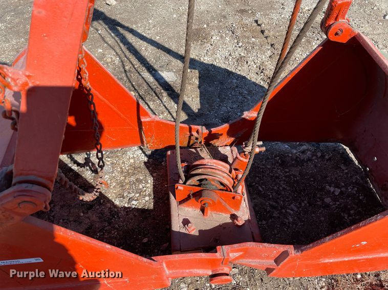 image for item MA9938 24" W clamshell bucket