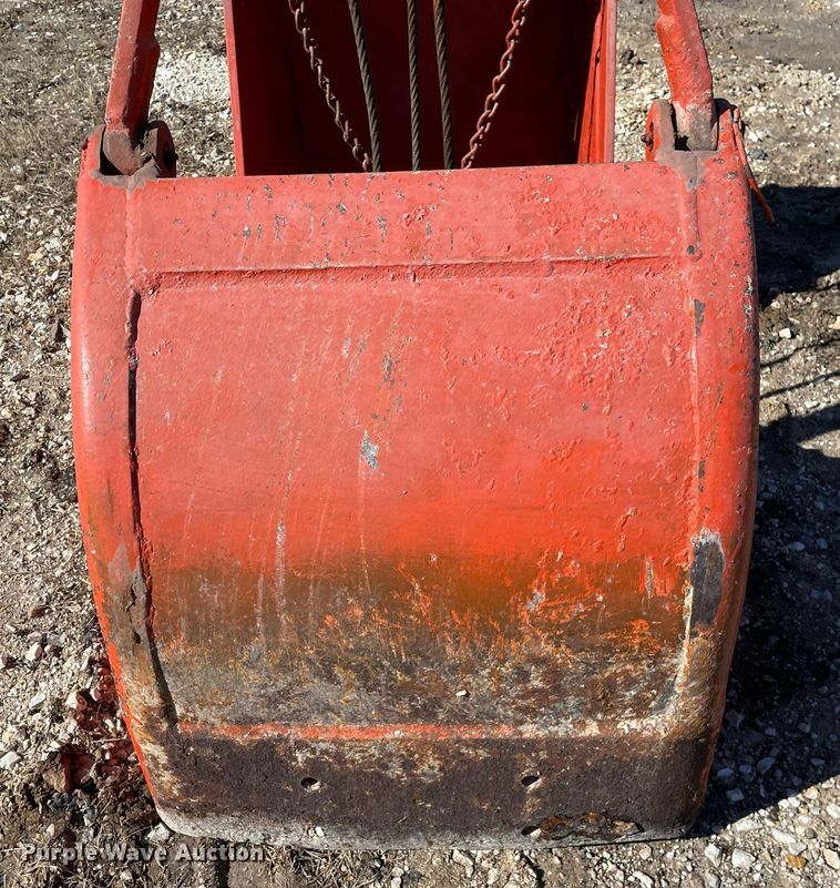 image for item MA9938 24" W clamshell bucket