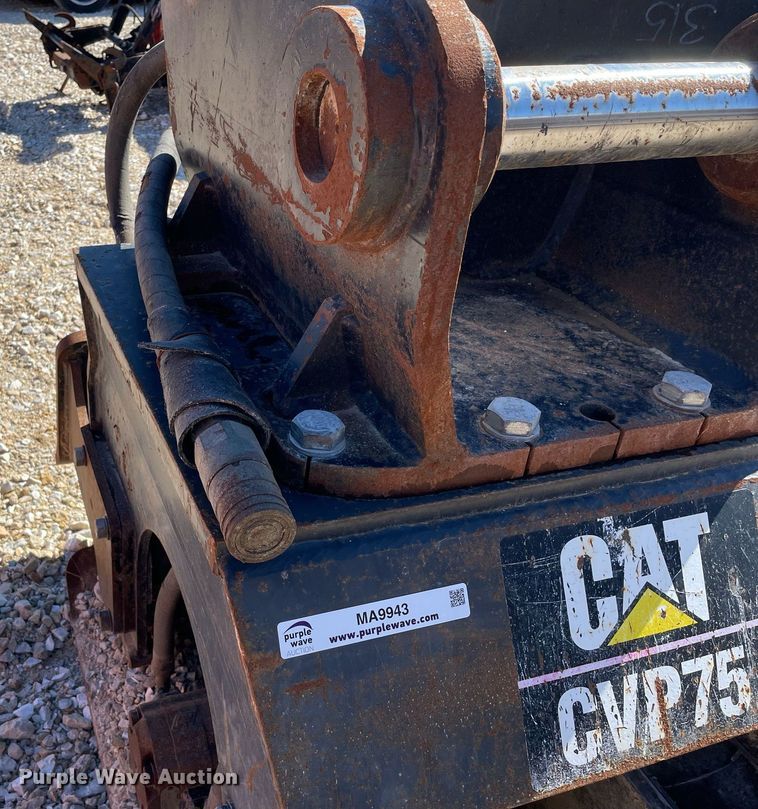 image for item MA9943 Caterpillar CVP75  excavator plate compactor