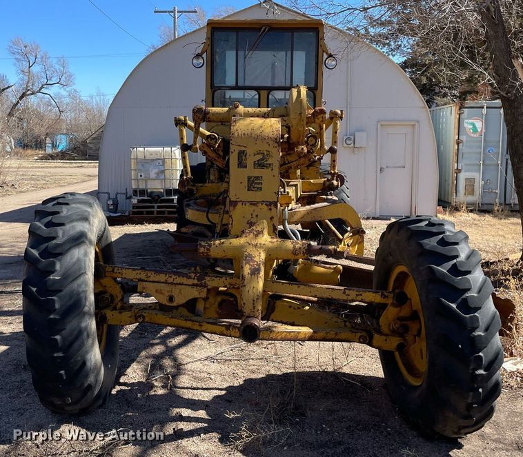 image for item MA9961 1963 Caterpillar 12E  rigid frame motor grader