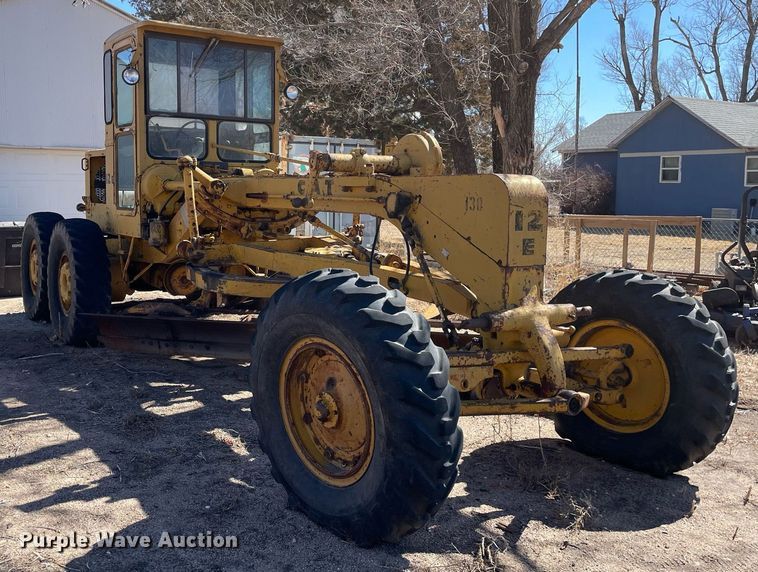 image for item MA9961 1963 Caterpillar 12E  rigid frame motor grader