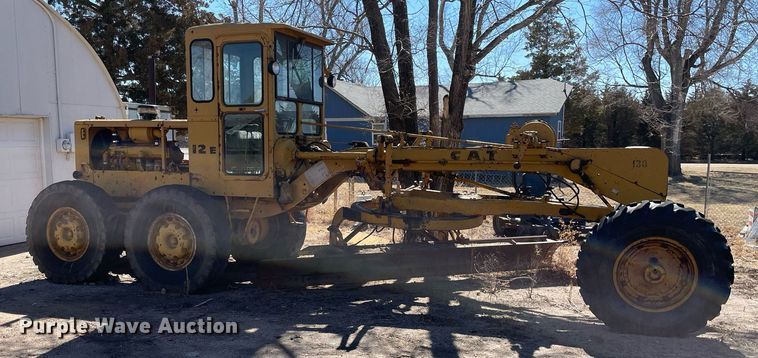 image for item MA9961 1963 Caterpillar 12E  rigid frame motor grader