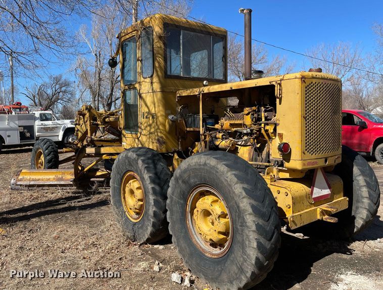 image for item MA9961 1963 Caterpillar 12E  rigid frame motor grader
