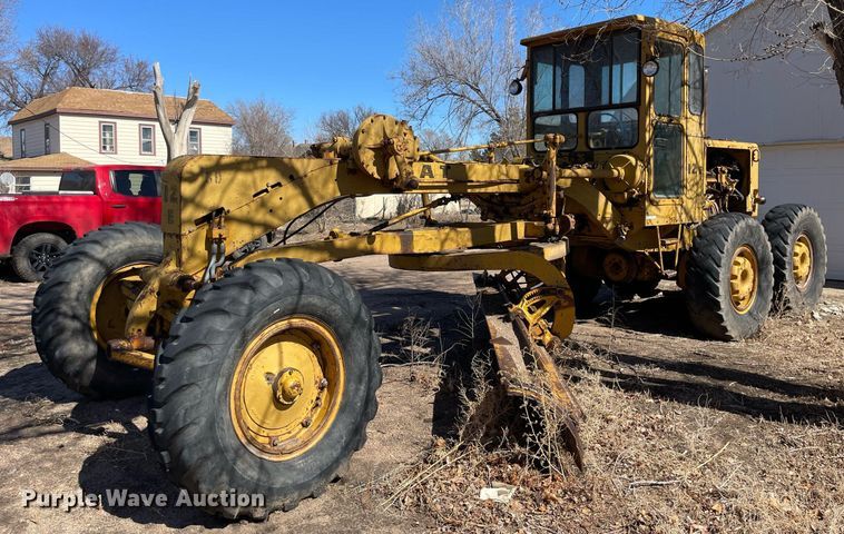 image for item MA9961 1963 Caterpillar 12E  rigid frame motor grader