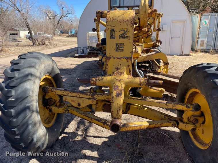 image for item MA9961 1963 Caterpillar 12E  rigid frame motor grader