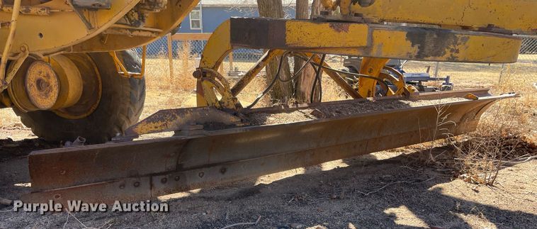 image for item MA9961 1963 Caterpillar 12E  rigid frame motor grader