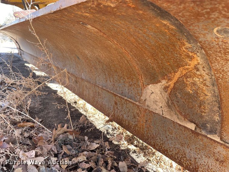 image for item MA9961 1963 Caterpillar 12E  rigid frame motor grader