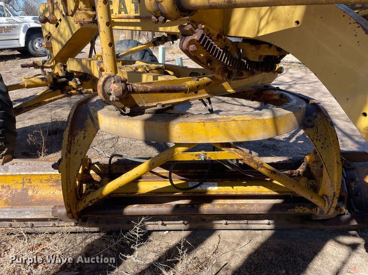 image for item MA9961 1963 Caterpillar 12E  rigid frame motor grader