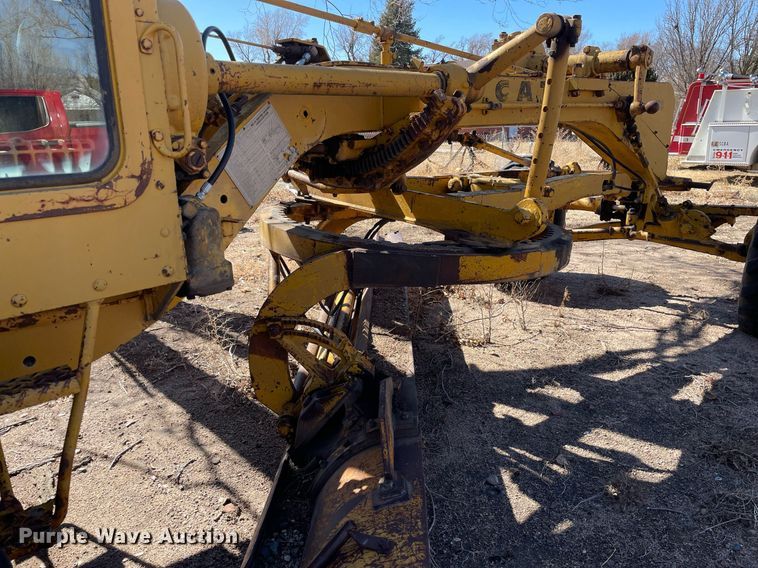 image for item MA9961 1963 Caterpillar 12E  rigid frame motor grader