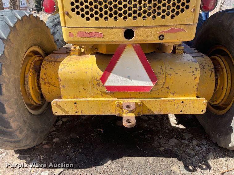 image for item MA9961 1963 Caterpillar 12E  rigid frame motor grader