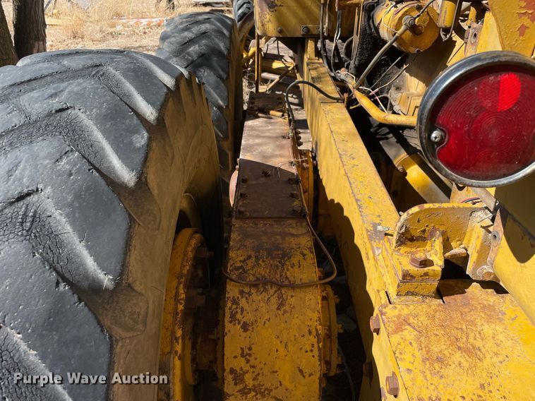 image for item MA9961 1963 Caterpillar 12E  rigid frame motor grader