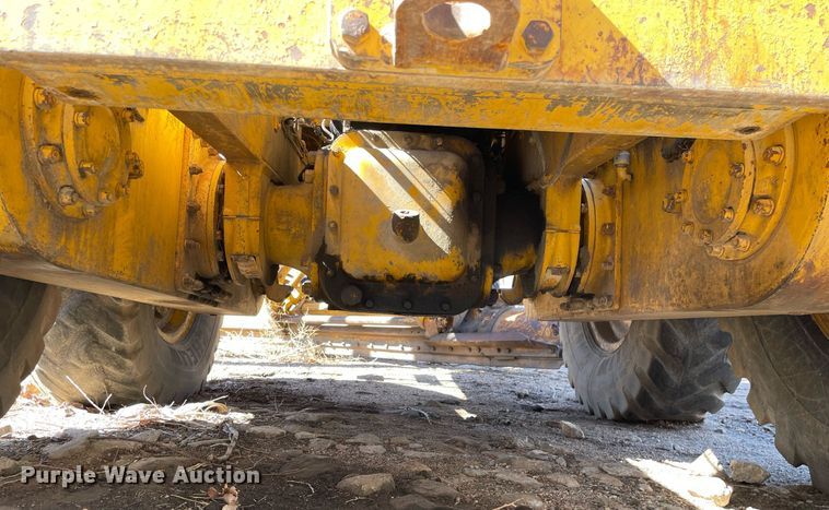 image for item MA9961 1963 Caterpillar 12E  rigid frame motor grader