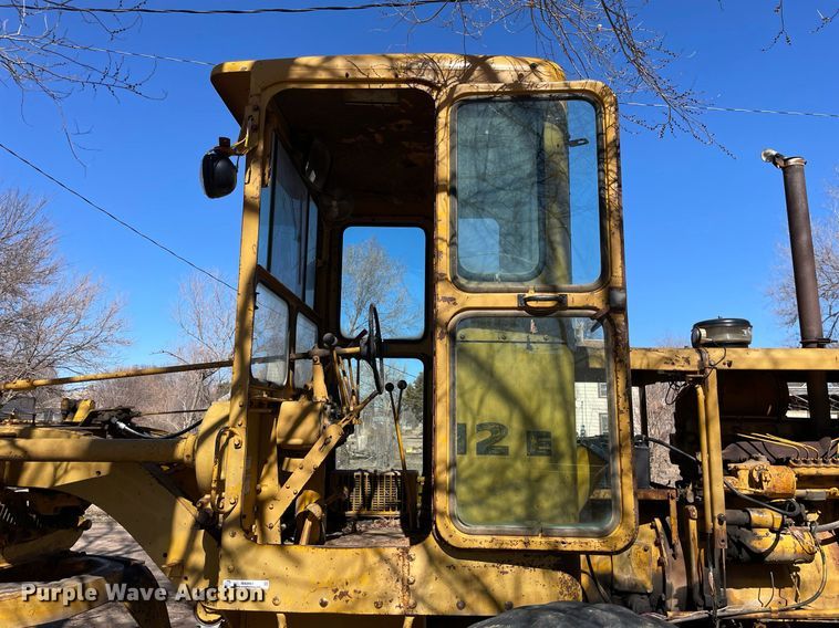 image for item MA9961 1963 Caterpillar 12E  rigid frame motor grader