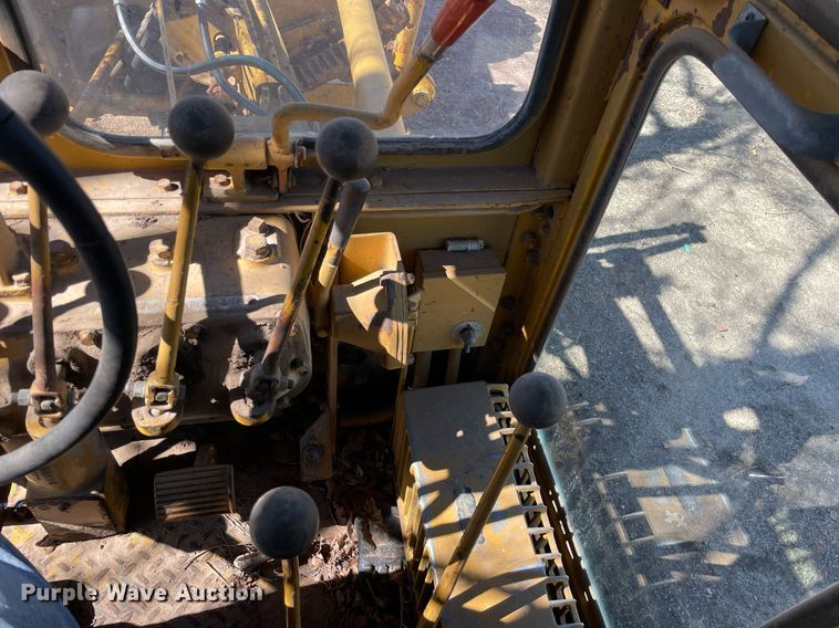 image for item MA9961 1963 Caterpillar 12E  rigid frame motor grader