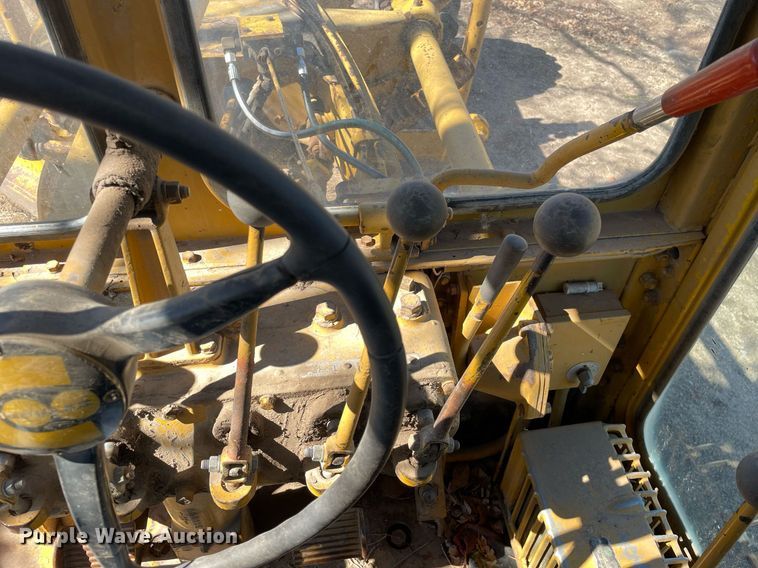 image for item MA9961 1963 Caterpillar 12E  rigid frame motor grader