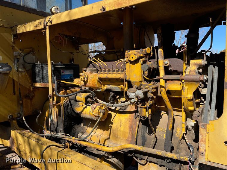 image for item MA9961 1963 Caterpillar 12E  rigid frame motor grader
