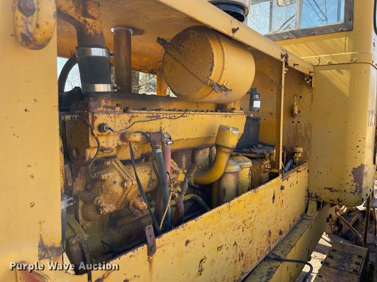 image for item MA9961 1963 Caterpillar 12E  rigid frame motor grader