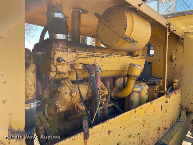 image for item MA9961 1963 Caterpillar 12E  rigid frame motor grader