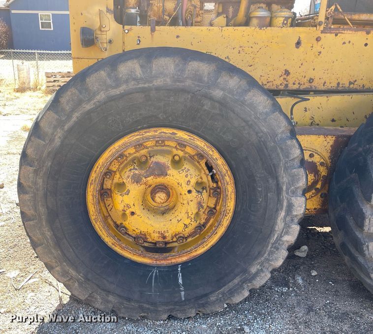 image for item MA9961 1963 Caterpillar 12E  rigid frame motor grader