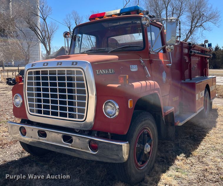 image for item MA9964 1978 Ford 800  pumper fire truck