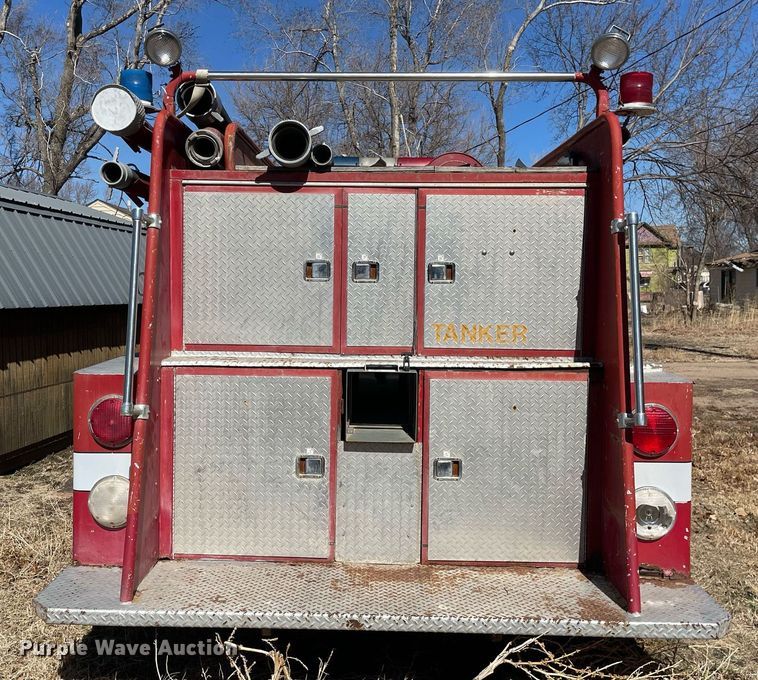 image for item MA9964 1978 Ford 800  pumper fire truck