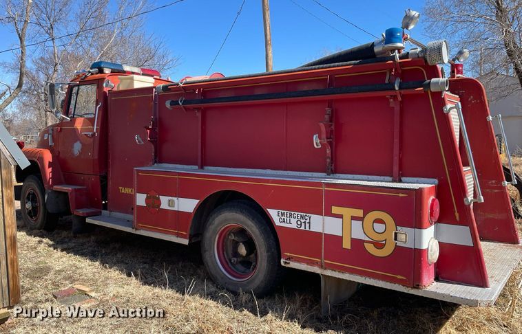 image for item MA9964 1978 Ford 800  pumper fire truck