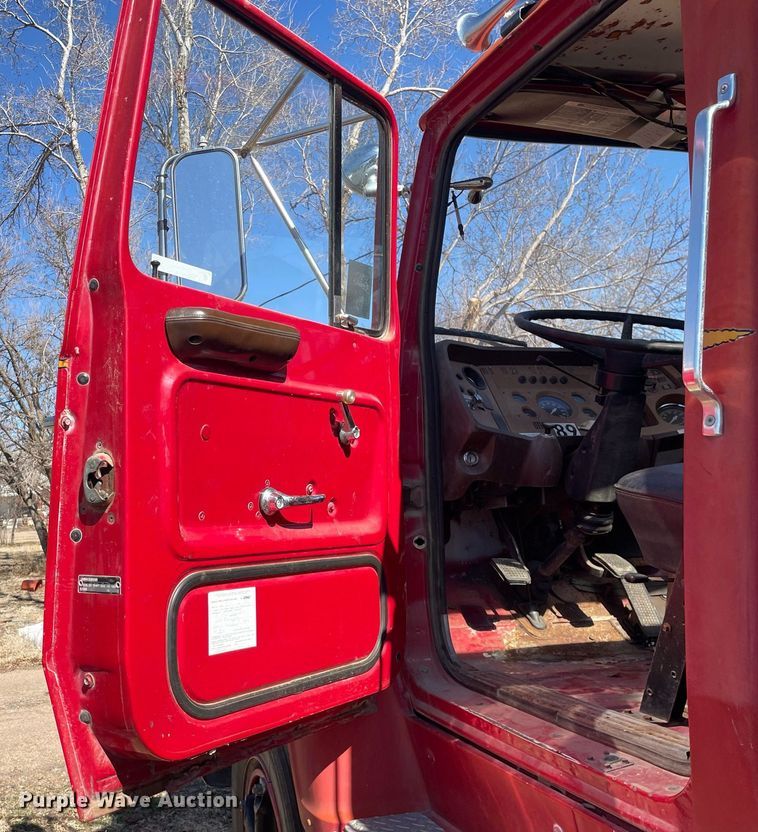 image for item MA9964 1978 Ford 800  pumper fire truck