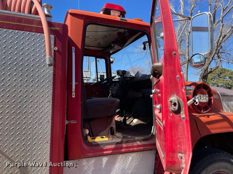 image for item MA9964 1978 Ford 800  pumper fire truck