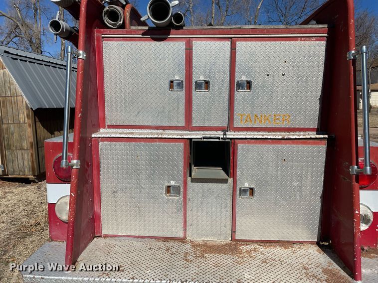 image for item MA9964 1978 Ford 800  pumper fire truck