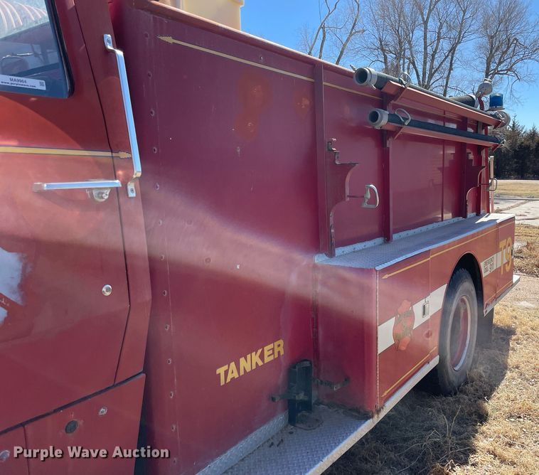 image for item MA9964 1978 Ford 800  pumper fire truck