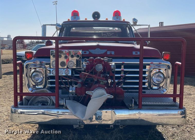 image for item MA9966 1973 Ford F750  pumper fire truck