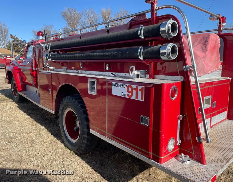 image for item MA9966 1973 Ford F750  pumper fire truck