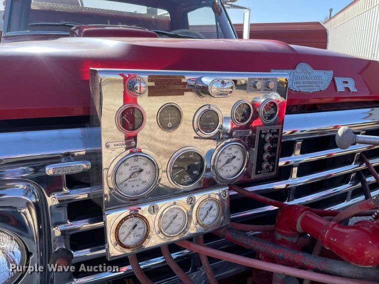 image for item MA9966 1973 Ford F750  pumper fire truck