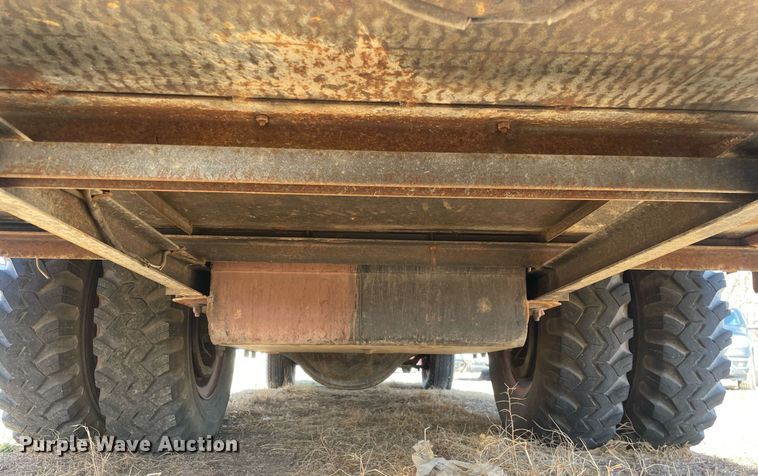 image for item MA9966 1973 Ford F750  pumper fire truck