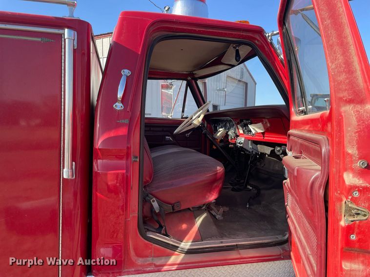 image for item MA9966 1973 Ford F750  pumper fire truck