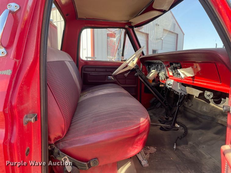 image for item MA9966 1973 Ford F750  pumper fire truck