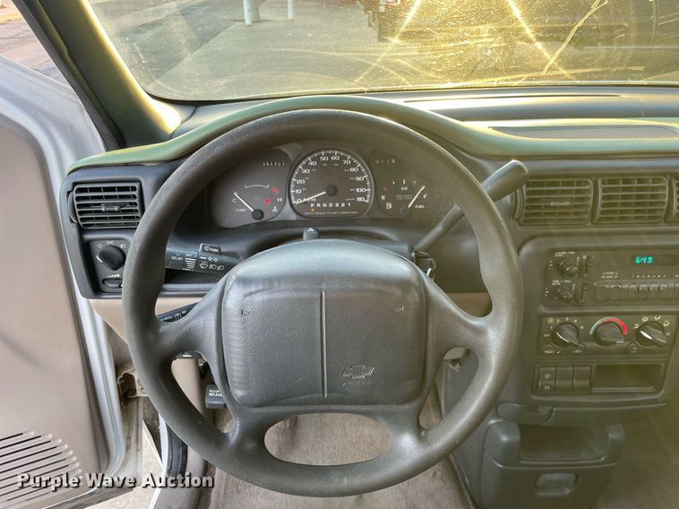 image for item MA9967 1998 Chevrolet Venture  van