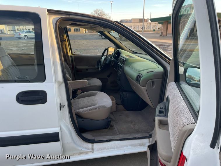 image for item MA9967 1998 Chevrolet Venture  van