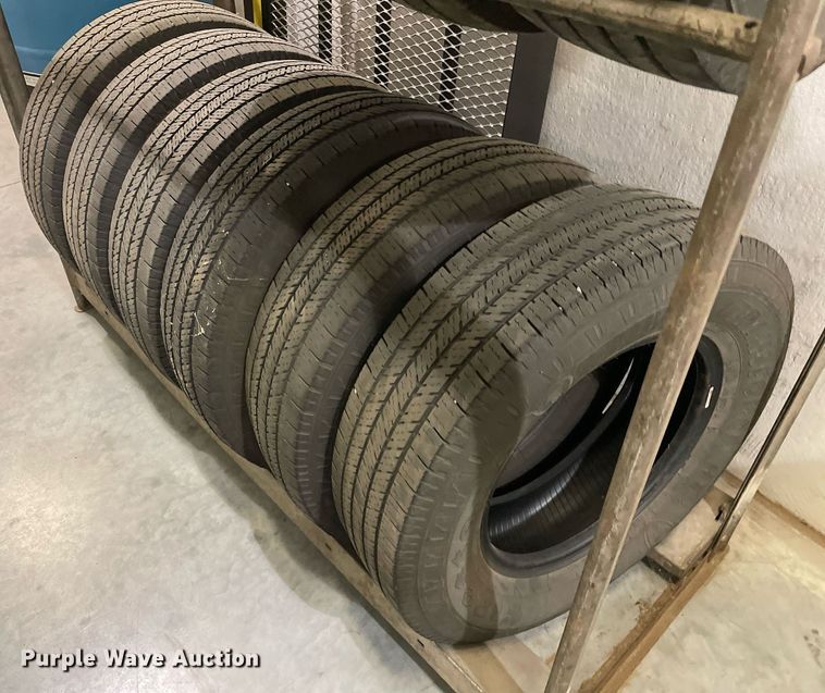 image for item MA9971 (10) 225/75R16 tires