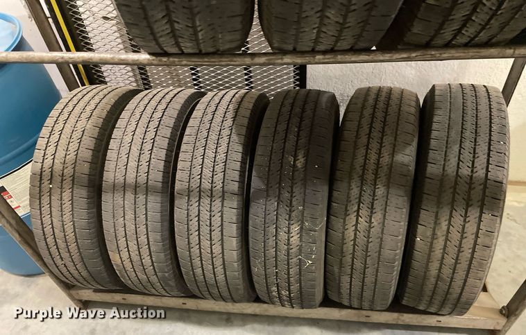 image for item MA9971 (10) 225/75R16 tires