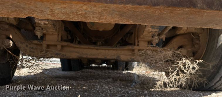 image for item MA9992 2000 Volvo WG  dump truck