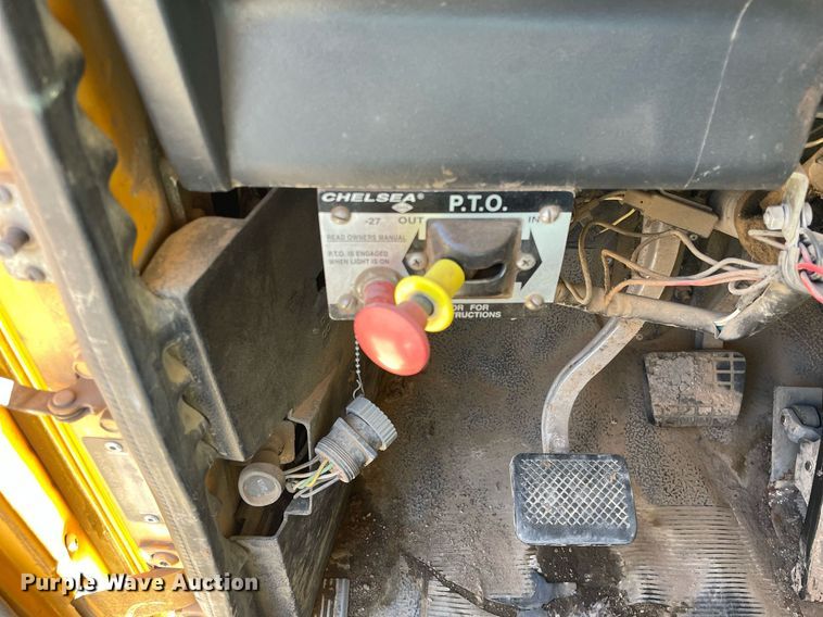 image for item MA9992 2000 Volvo WG  dump truck