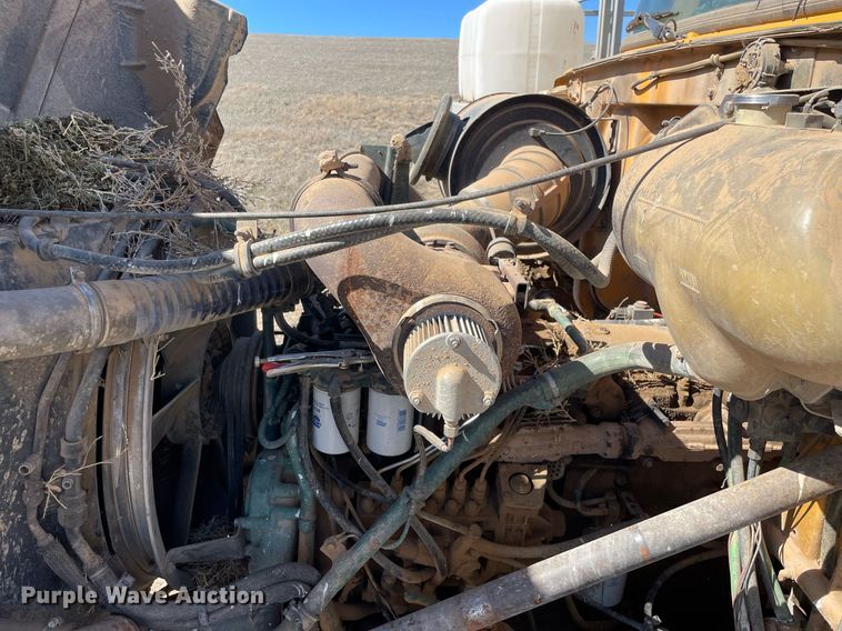 image for item MA9992 2000 Volvo WG  dump truck