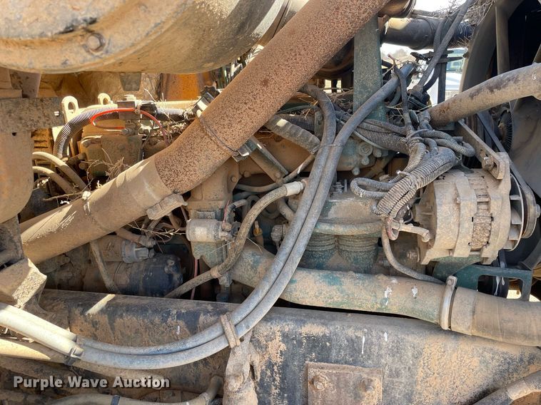 image for item MA9992 2000 Volvo WG  dump truck