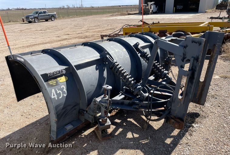 image for item MA9992 2000 Volvo WG  dump truck